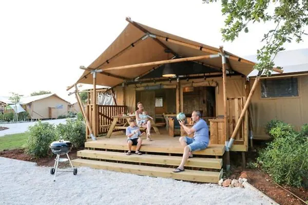 ホテルGlamping Tents Camping Val Saline Vacanceselect ロヴィニ 0*,