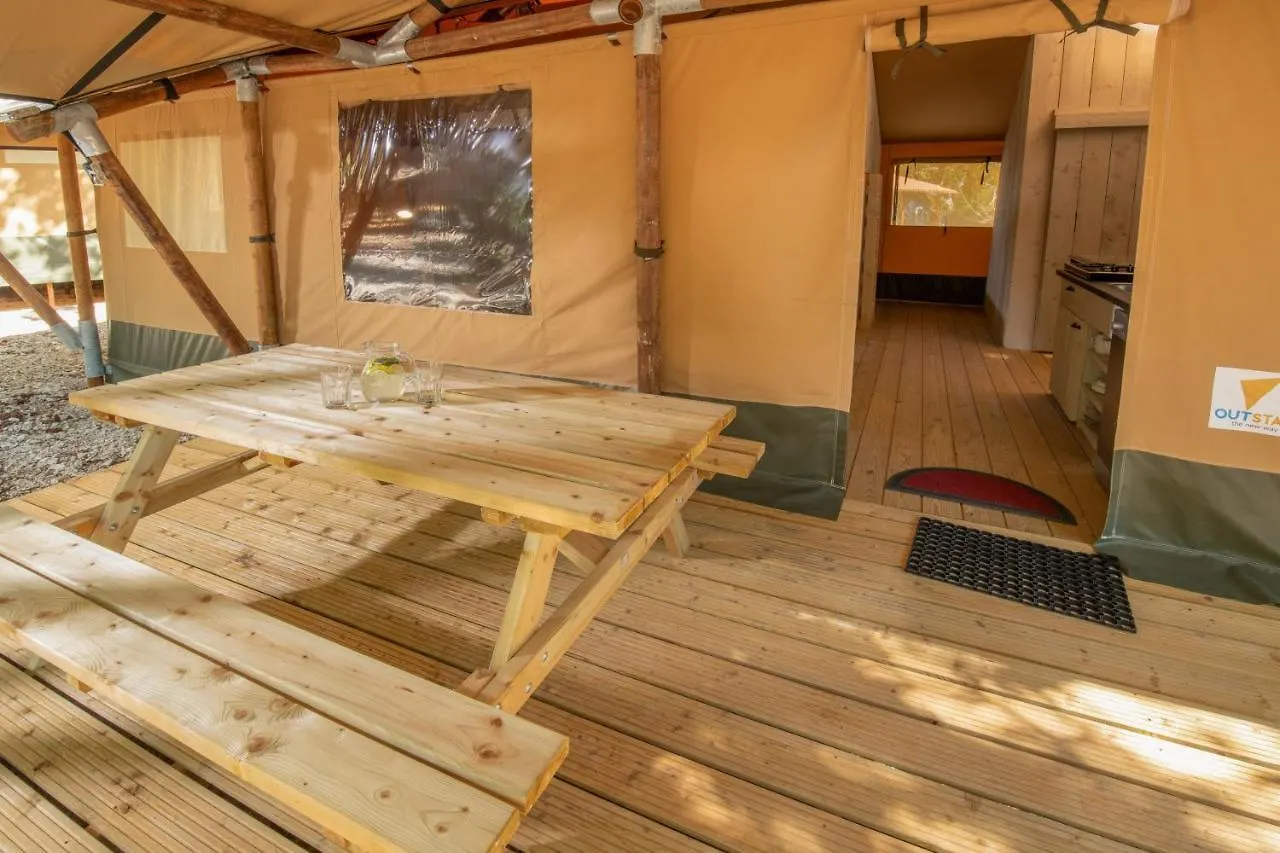 キャンプ場 ホテルGlamping Tents Camping Val Saline Vacanceselect ロヴィニ