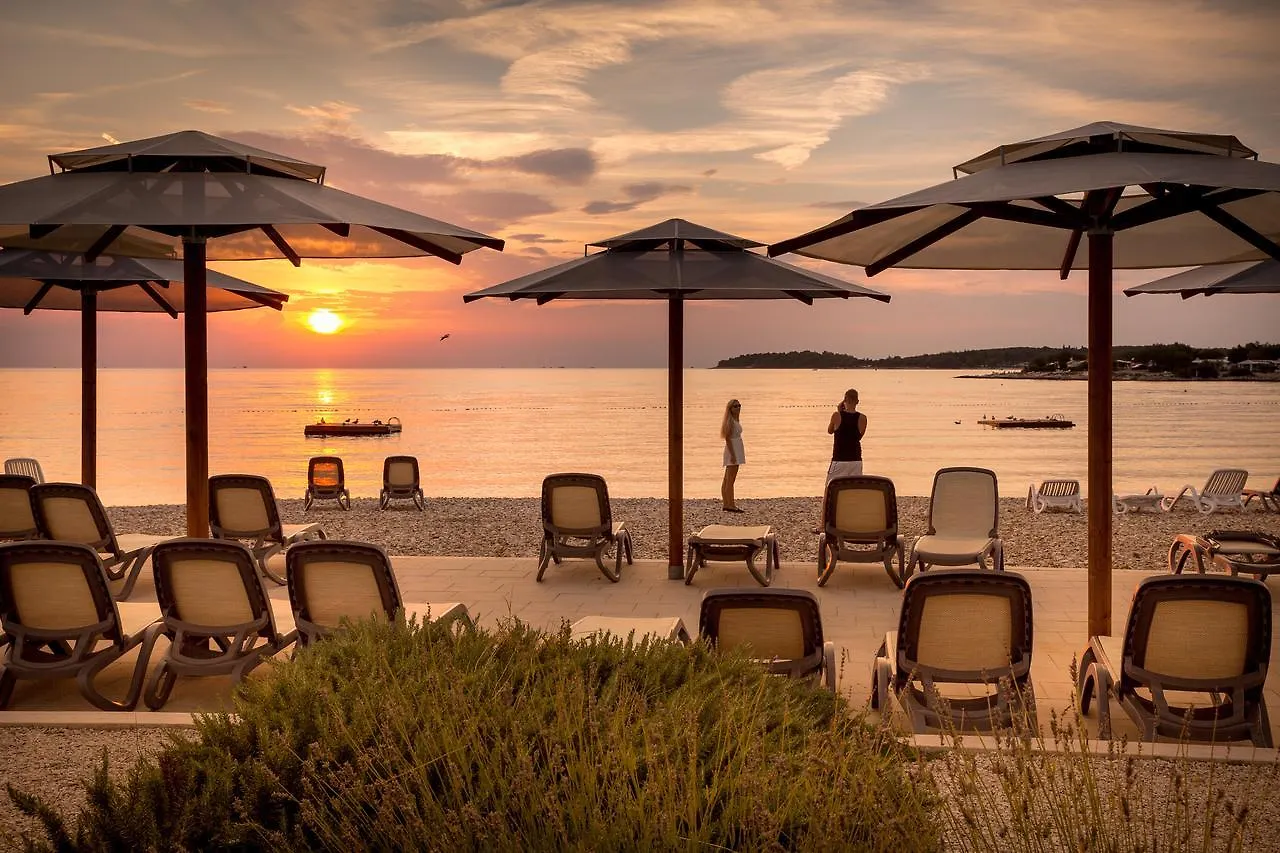 ホテルGlamping Tents Camping Val Saline Vacanceselect ロヴィニ キャンプ場