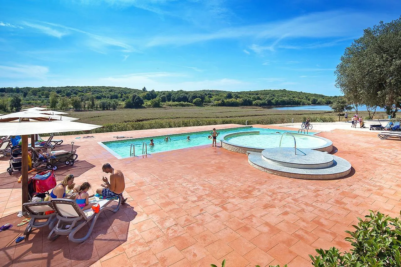 キャンプ場 ホテルGlamping Tents Camping Val Saline Vacanceselect ロヴィニ